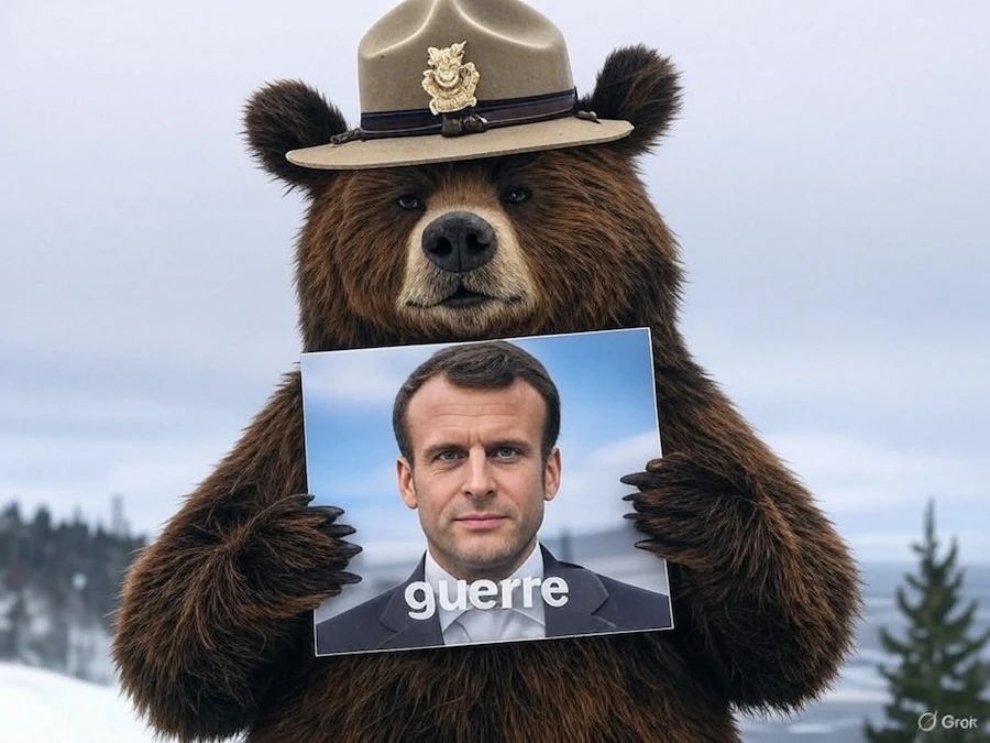 Un drapeau français en feu sur fond de carte du monde, avec une silhouette de Poutine et Macron qui se tourne le dos